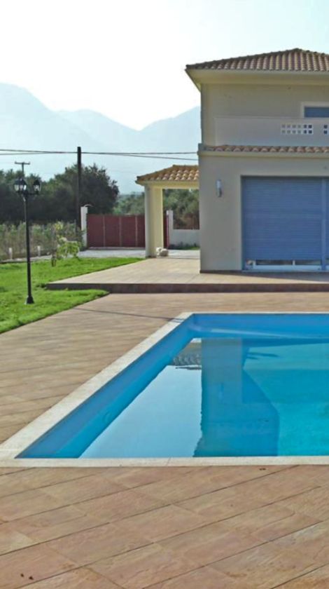 Εξωτερική πισίνα στη Μεσσηνία από την Art Water