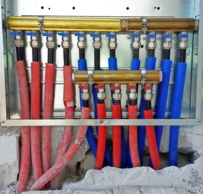 Αναλαμβάνουμε τις υδραυλικές εγκαταστάσεις ολόκληρης οικοδομής